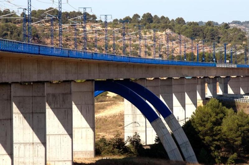 Adif adjudica a EDP la mayor parte del suministro de energía eléctrica por 489 M€