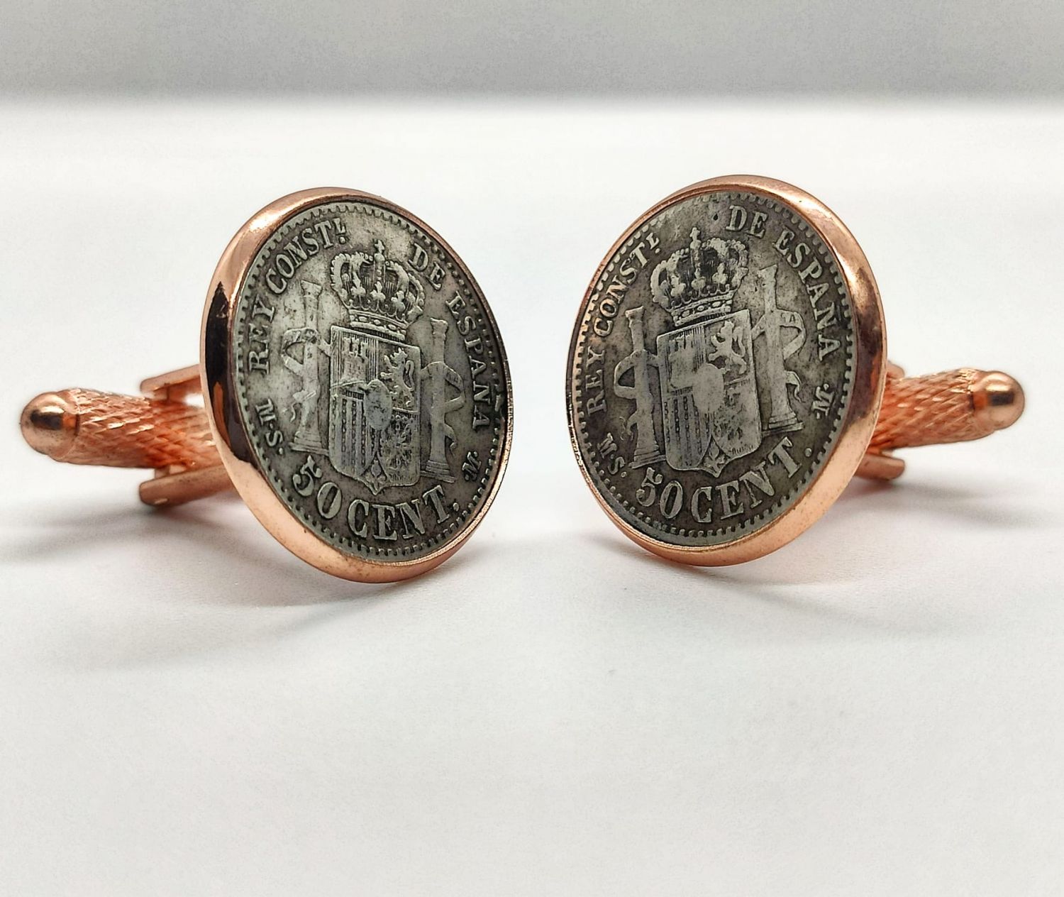 Genumis o cómo convertir monedas de colección en accesorios de moda para el día a día