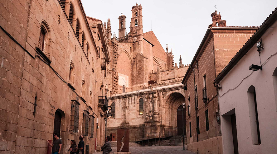 Vodafone se encargará de impulsar el turismo inteligente en Plasencia