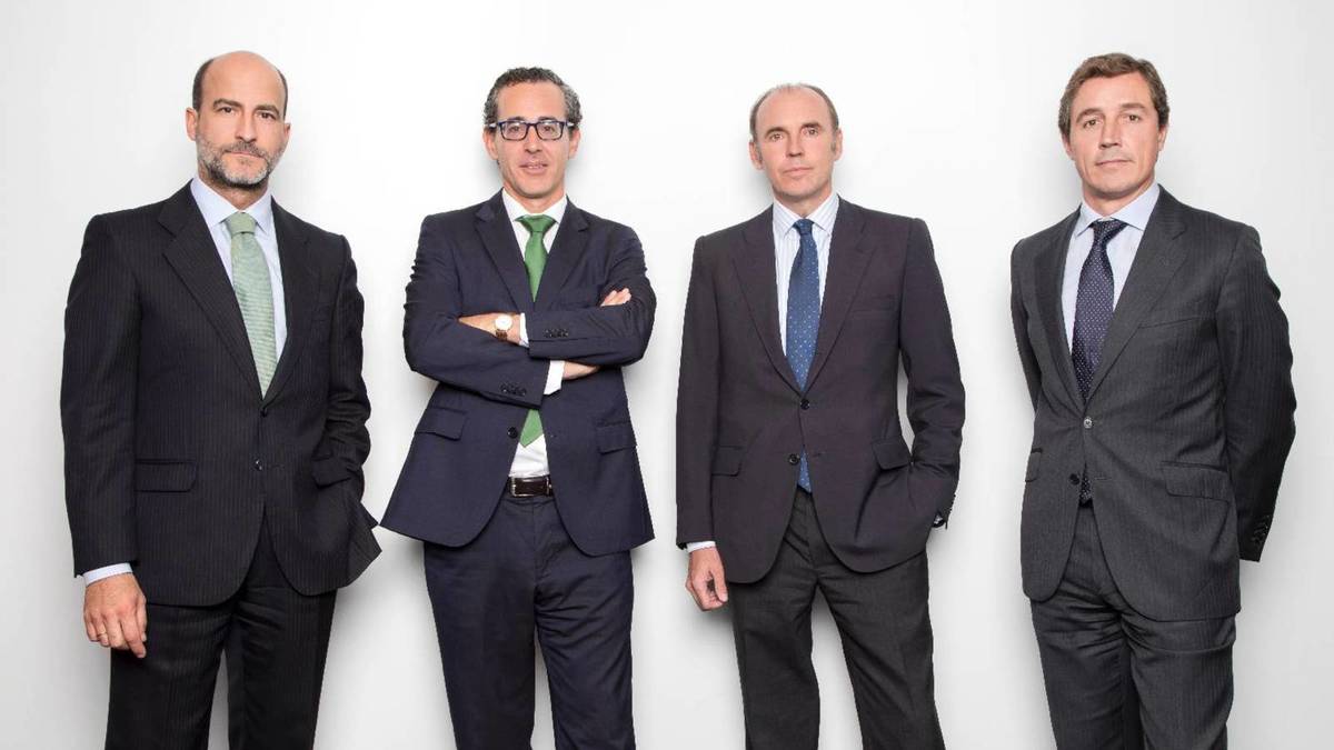 Azvalor deja sin ‘bonus’ a sus directivos tras cerrar 2020 con los fondos en pérdidas