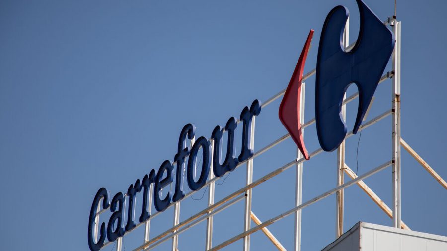 Los sindicatos de Carrefour y Auchan, preocupados ante la opa