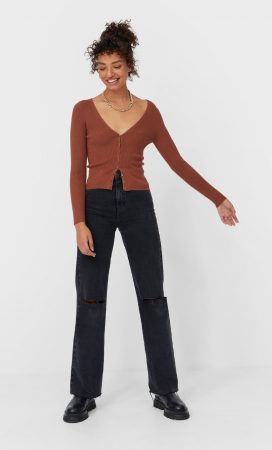 Stradivarius: Prendas básicas por menos de 15 euros para renovar tu armario 30 Merca2.es chaqueta punto