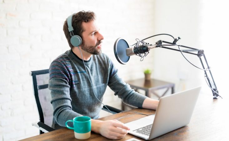 que hace falta para emprender en el sector del podcast