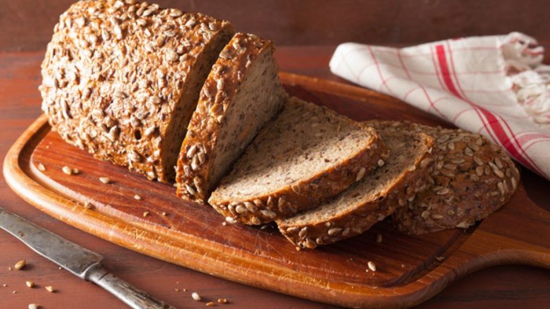 ¿Estás estreñido? Alimentos que van a resolver tus problemas 1 Merca2.es Pan integral estreñimiento