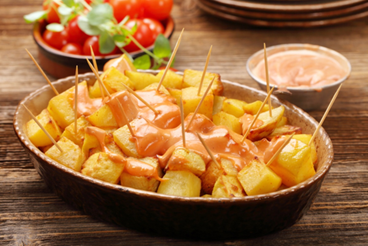 Patatas bravas: 10 formas de prepararlas según expertos españoles