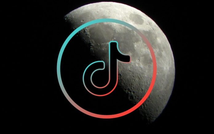 TikTok logo, luna