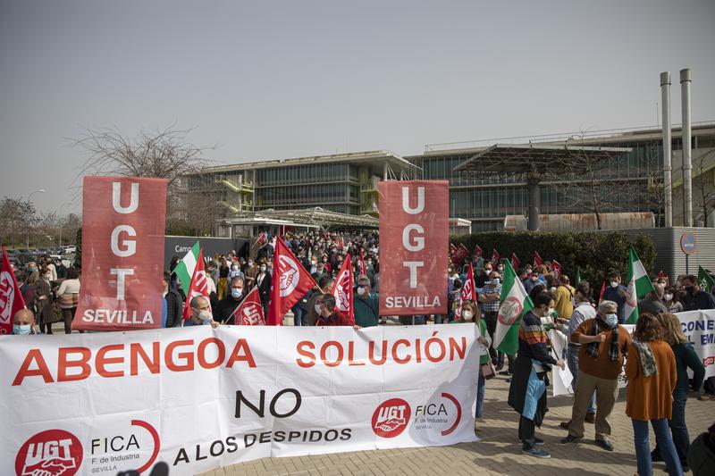 Minoristas de Abengoa critican las condiciones «leoninas» de banca y fondos buitre