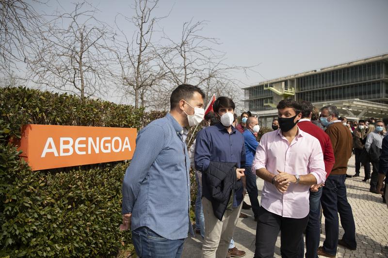 Trabajadores de Abengoa anuncian movilizaciones para pedir el mantenimiento del empleo