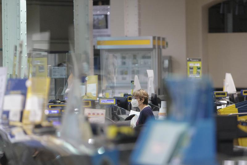 Correos quiere realizar 735 contratos de refuerzo por las elecciones del 4 de mayo