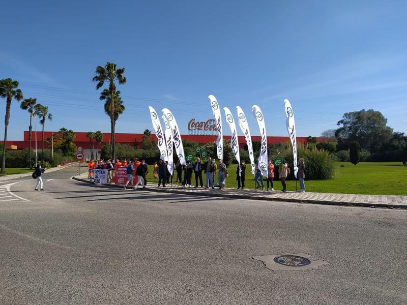 Coca-Cola European Partners y los sindicatos pactan un ERE con prejubilaciones y bajas incentivadas