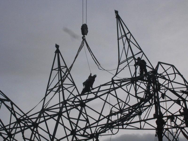La CNMC estima un ahorro anual de hasta 700 M€ en la factura de luz y gas