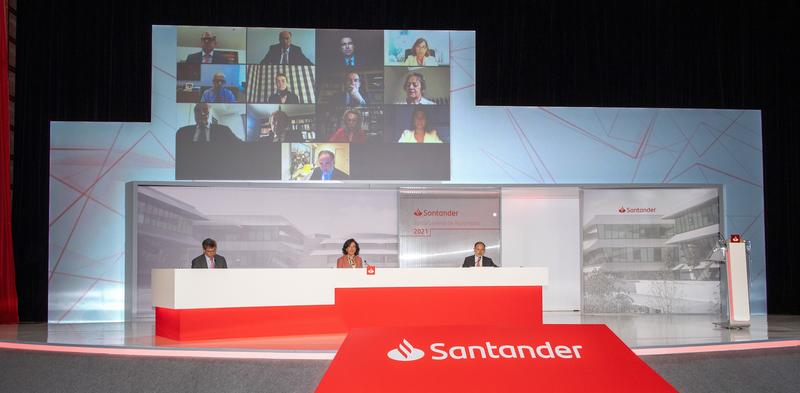 La junta del Santander aprueba el nombramiento de Gina Díez como consejera