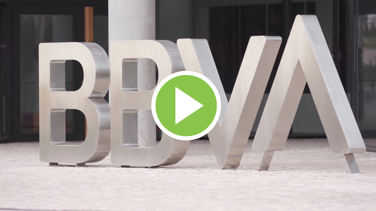 BBVA se compromete a reducir a cero sus exposiciones al carbón