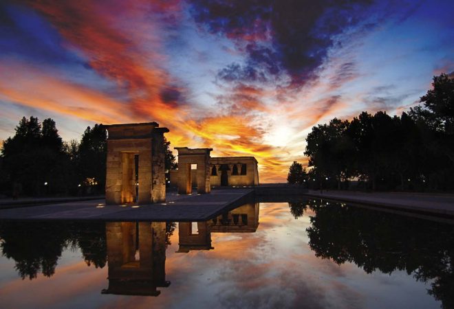 Observar el acaso desde el Templo de Debod