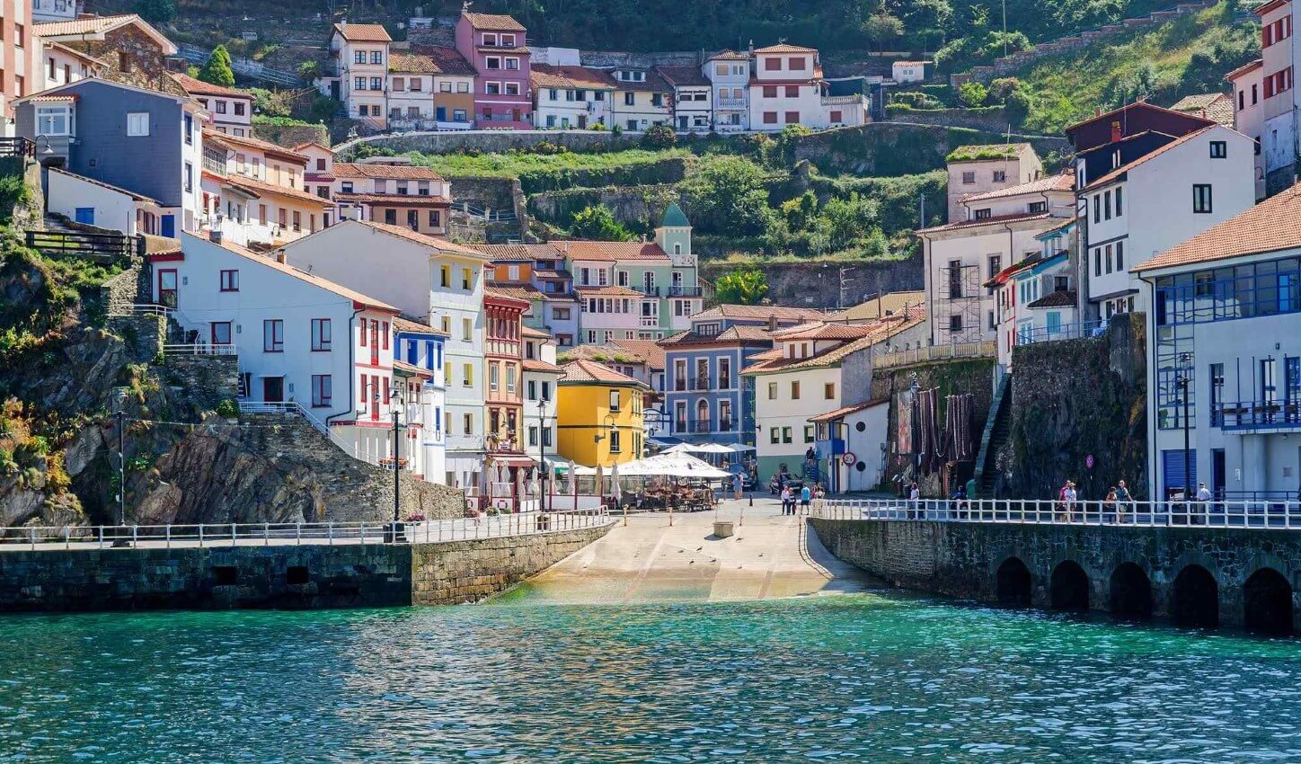 Pueblos bonitos de España donde comer de lujo el Día del padre