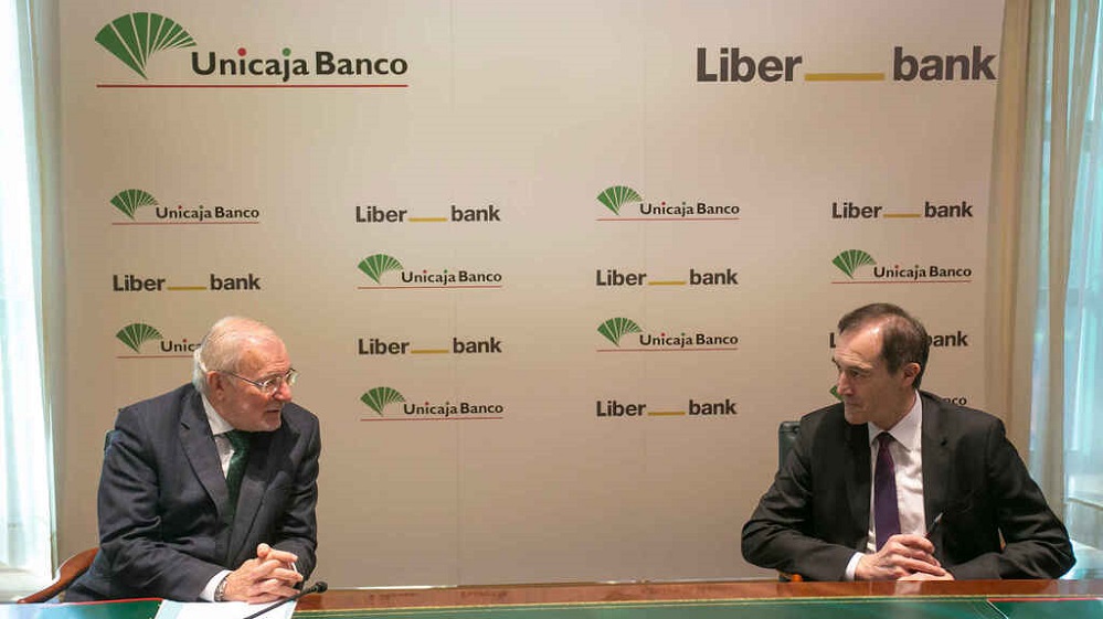 Unicaja, forzada a dar más poder a Menéndez tras el informe de un experto independiente