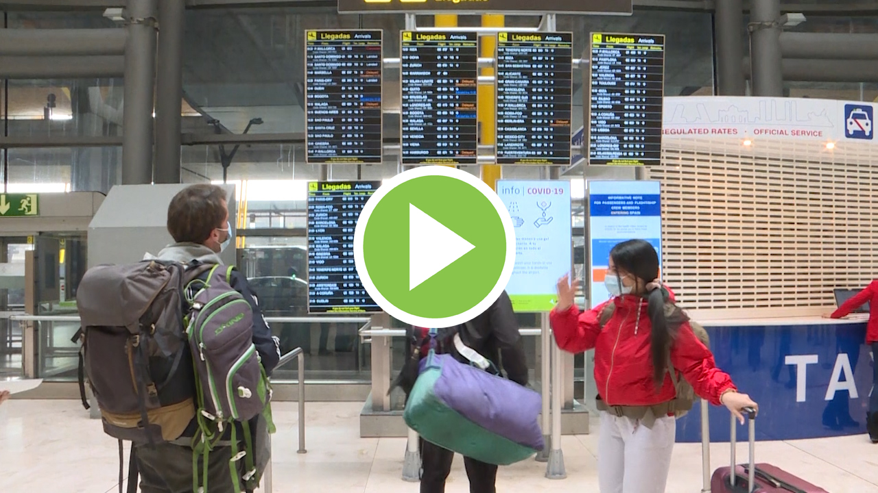 Los españoles realizaron un 47,6% menos de viajes en 2020 por el Covid