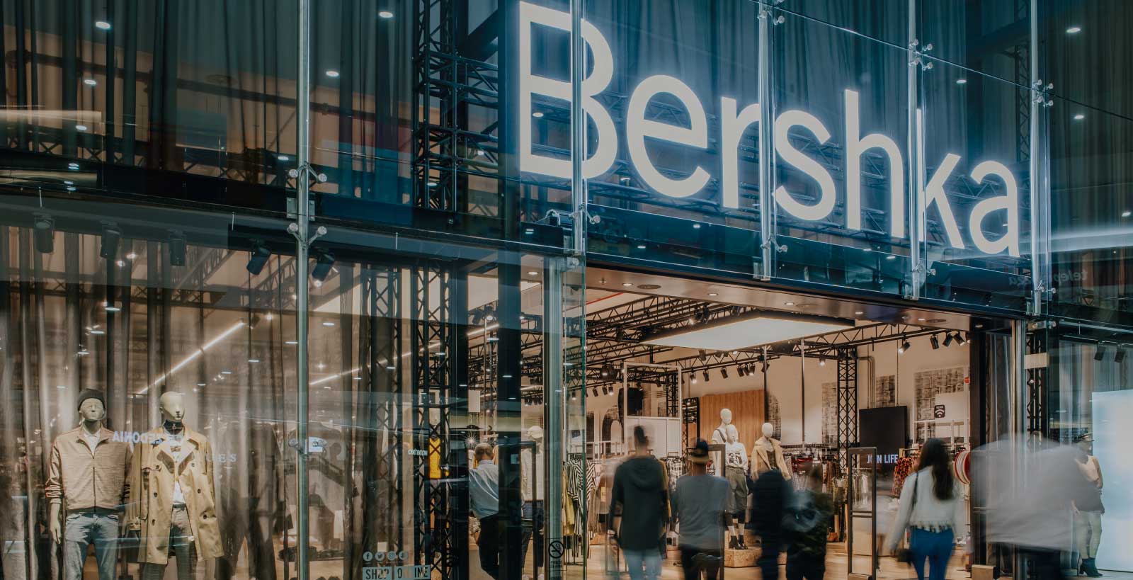 Bershka: looks ideales para la primavera a precio de ganga