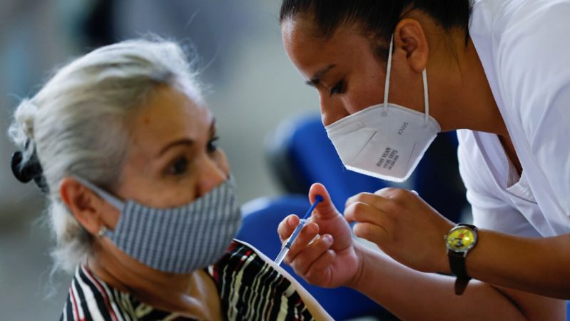 ¿Pueden las personas vacunadas ir sin mascarilla? 1 Merca2.es vacuna covid Merca2.es