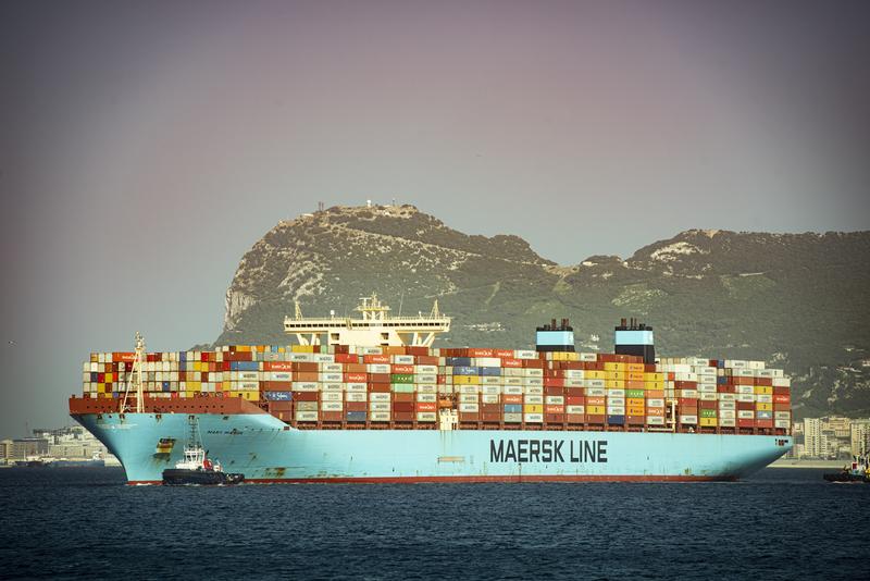 Llega a Algeciras el primer buque del país procedente del Canal de Suez tras el encallamiento