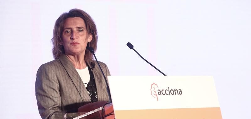 Ribera tacha de «peligrosas» las alusiones de «burbuja» en las renovables