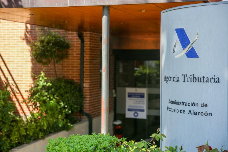 Los contribuyentes han presentado en el primer día más de 900.000 declaraciones de la Renta