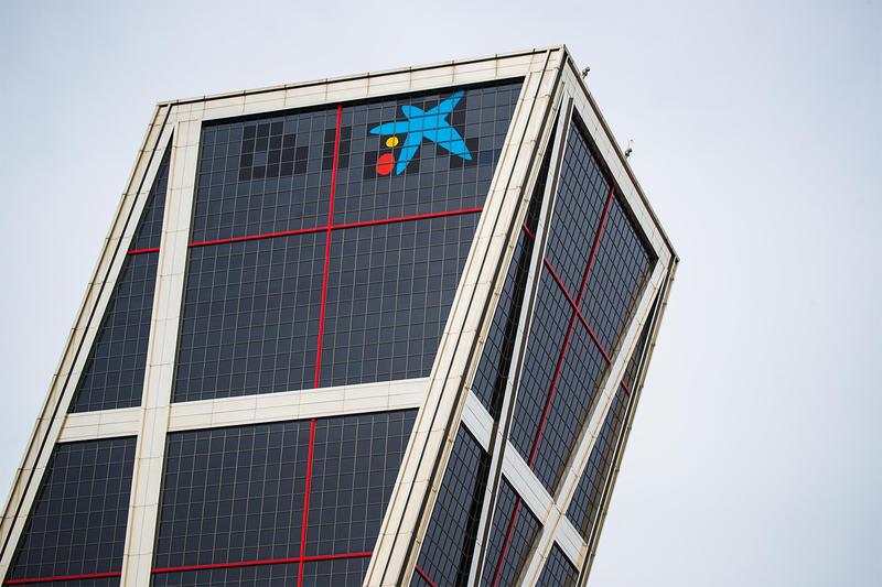 CaixaBank plantea un ajuste de 8.291 personas y descarta prejubilaciones