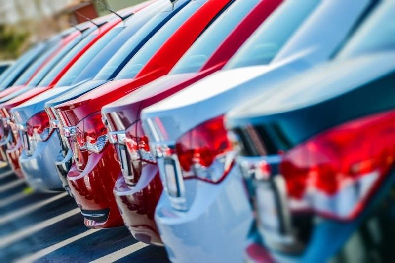 La mitad de los conductores retrasa la compra de coche según Cetelem