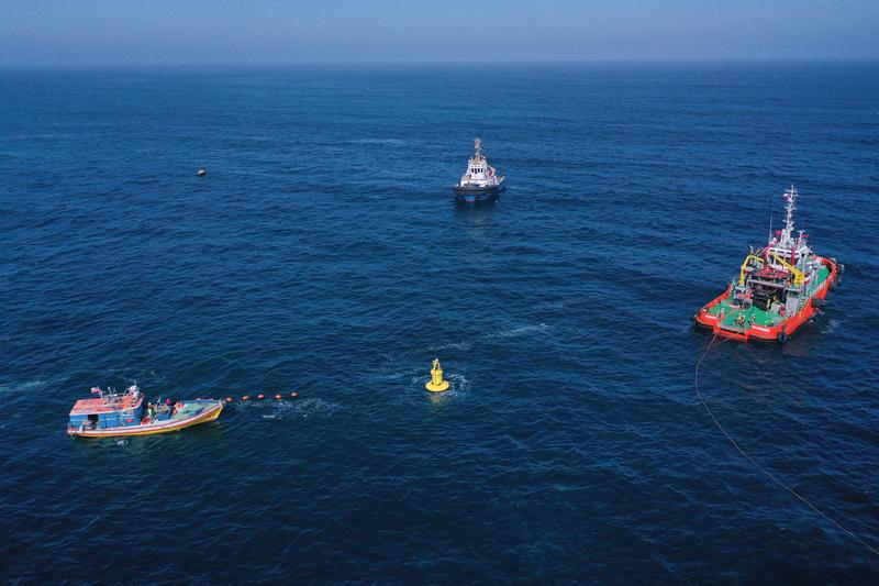 Enel instala el primer convertidor a escala completa de energía de olas en Latinoaméric