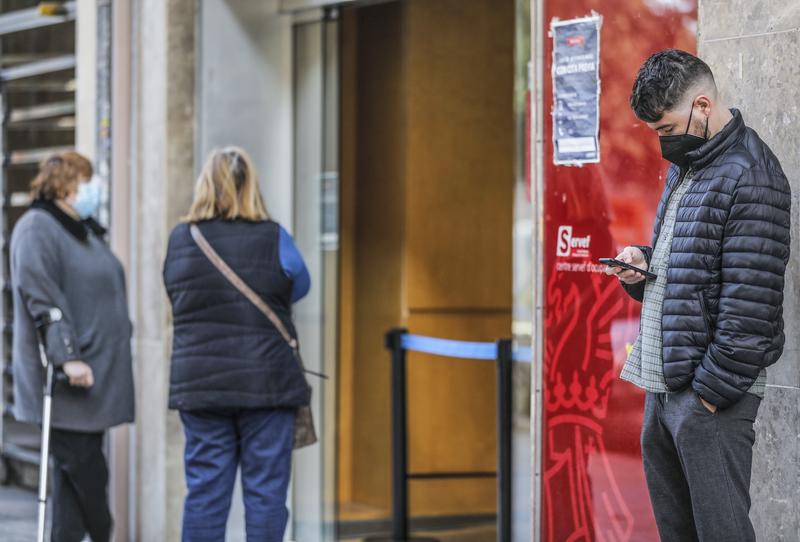 La tasa de paro juvenil baja al 39,5% en el primer trimestre