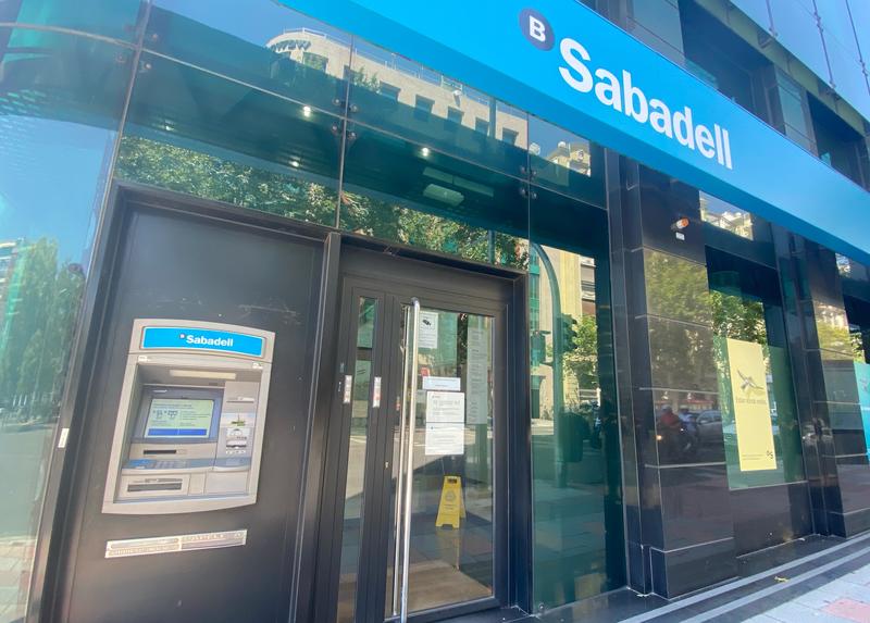 Banco Sabadell gana 73 millones hasta marzo y TSB vuelve a los beneficios