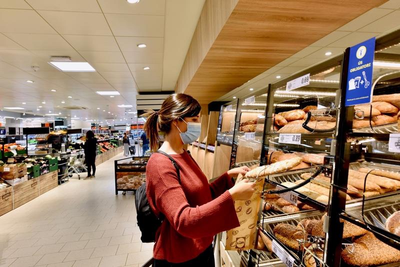 Las ventas del comercio minorista se disparan un 18,1% en marzo, su mayor alza desde 1995