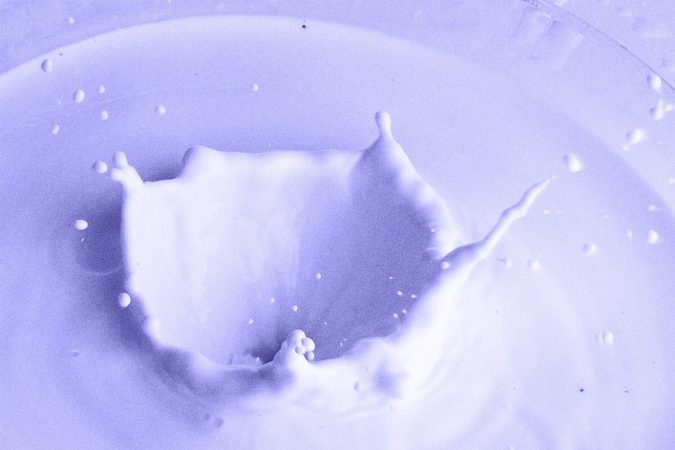 La leche contiene mucha azúcar
