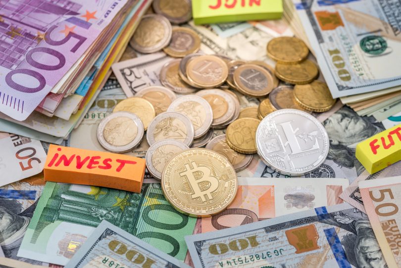 El euro vuelve a perder la paridad con el dólar por primera vez desde mediados de julio