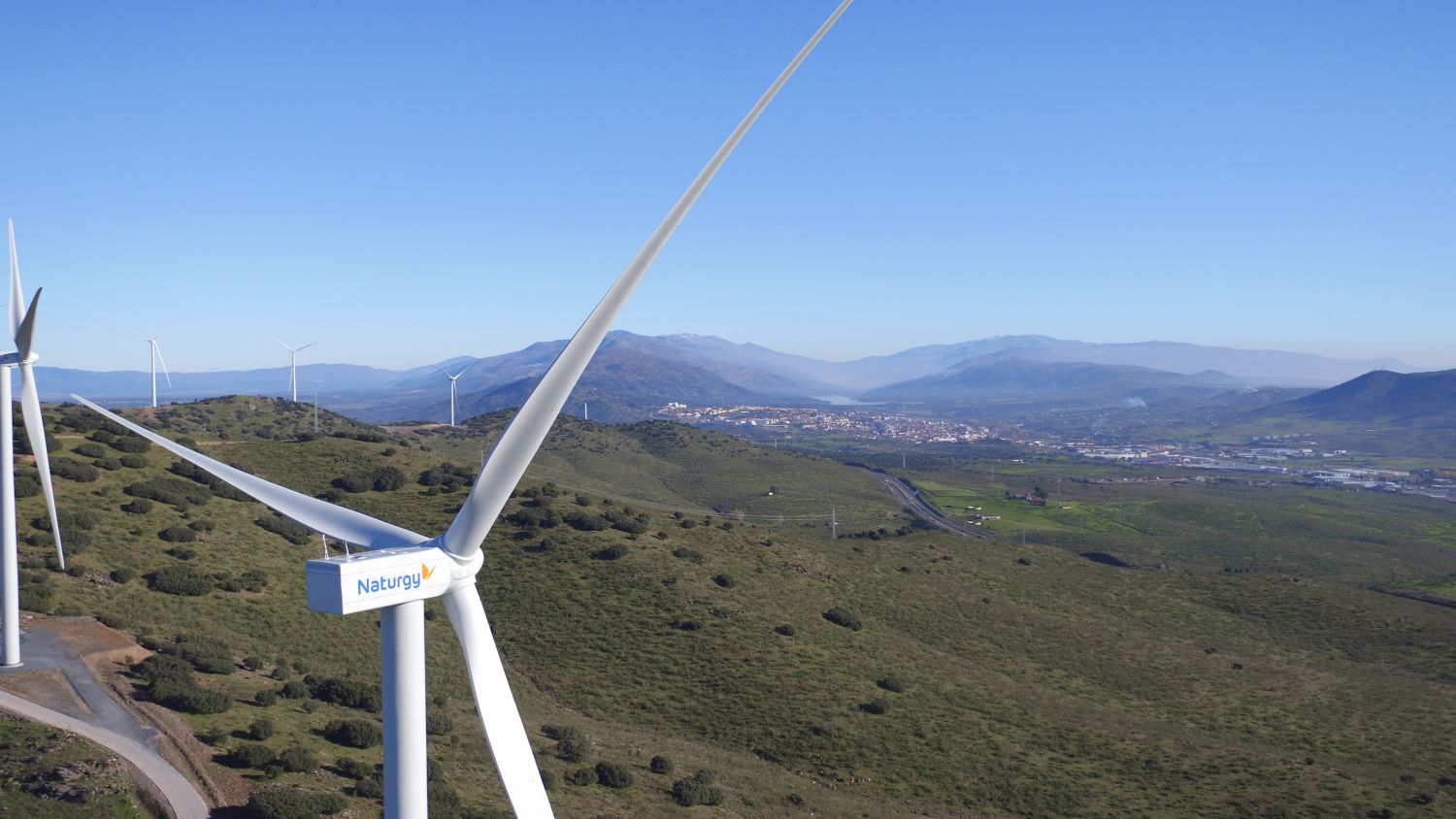 Naturgy expande su huella renovable dentro y fuera de España