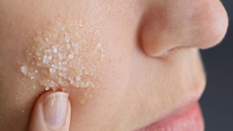 hacer exfoliante con aceite de coco