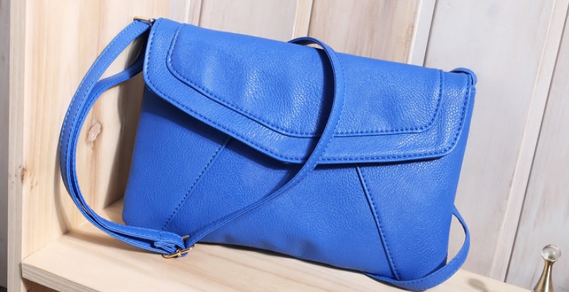 bolso de mano en azul