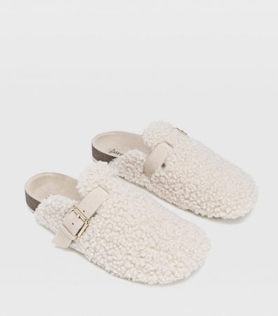 screenshot www.stradivarius.com 2021.04.25 14 32 32 Merca2.es