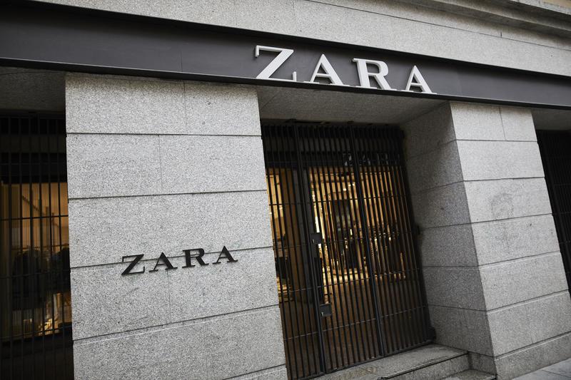 Inditex acometerá 56 cierres durante el verano con la recolocación de sus 475 empleados