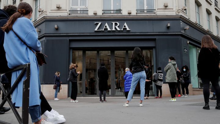 Camisetas de Zara bien baratas para ir con estilo a cualquier plan