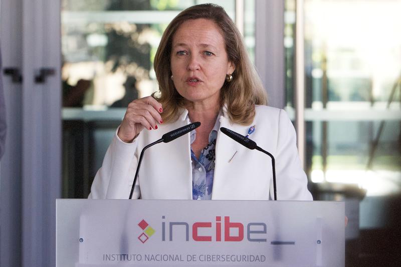 Calviño asegura que España logrará una salida de esta crisis «muy diferente a la anterior»