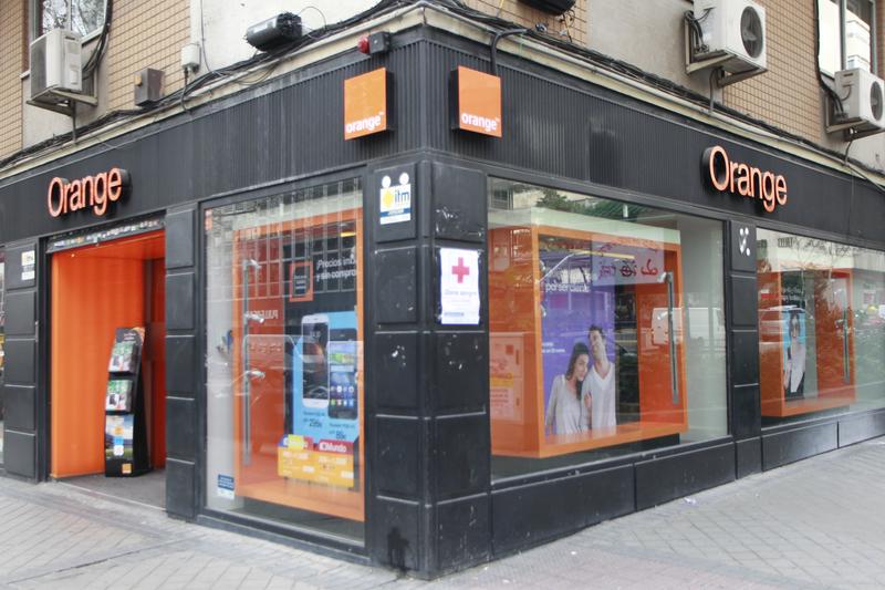 Orange pone sobre la mesa un ERE totalmente voluntario para evitar la huelga