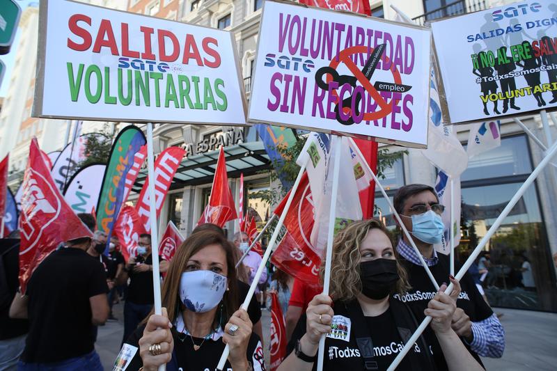Trabajadores de CaixaBank harán huelga el martes para exigir mejores condiciones en el ERE