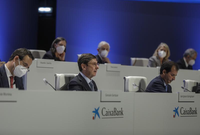 El PSOE busca que el Congreso ponga condiciones a la banca para minimizar los despidos