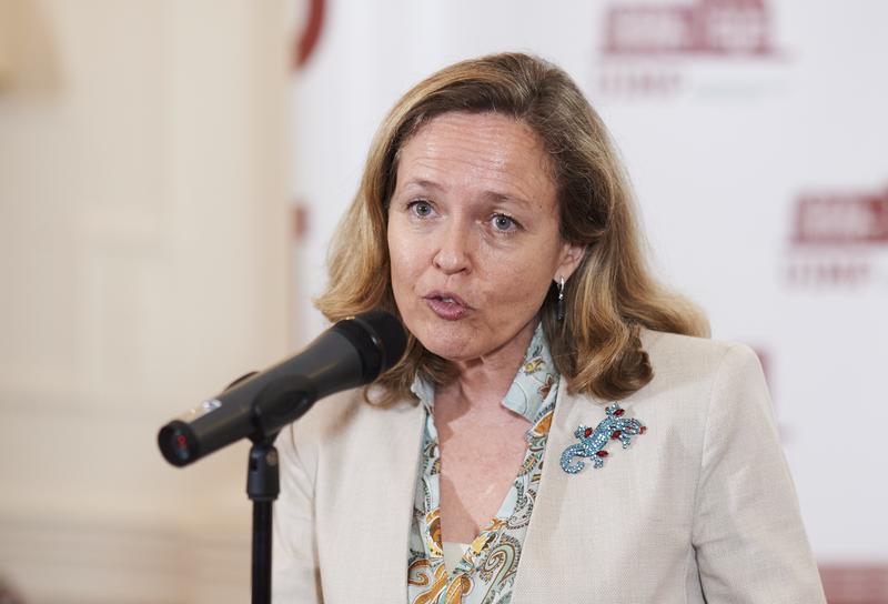 Calviño avanza que el Gobierno está «reflexionando» sobre una estrategia para Sareb