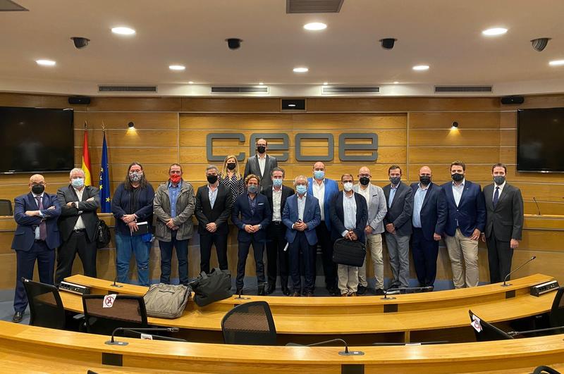 El sector une fuerzas para proteger los 35.000 empleos de la red de Stellantis ante su reestructuración
