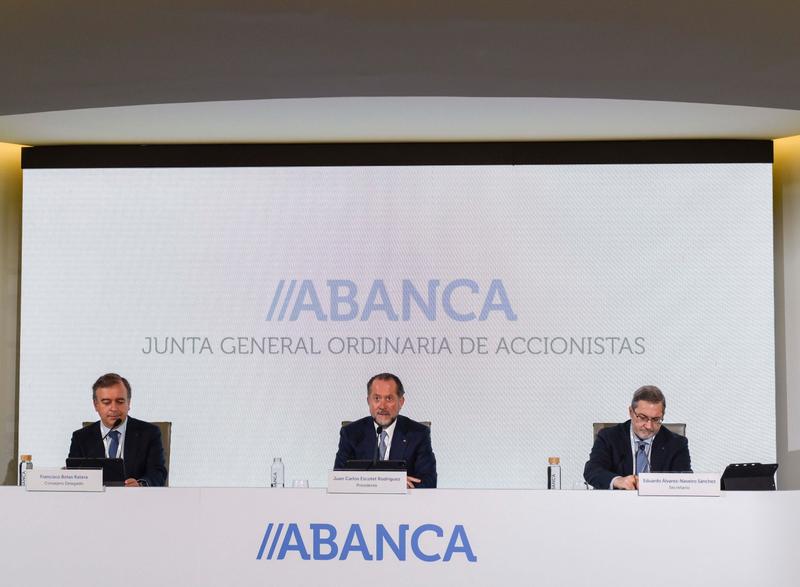 La junta general de accionistas de Abanca respalda la gestión financiera de 2020