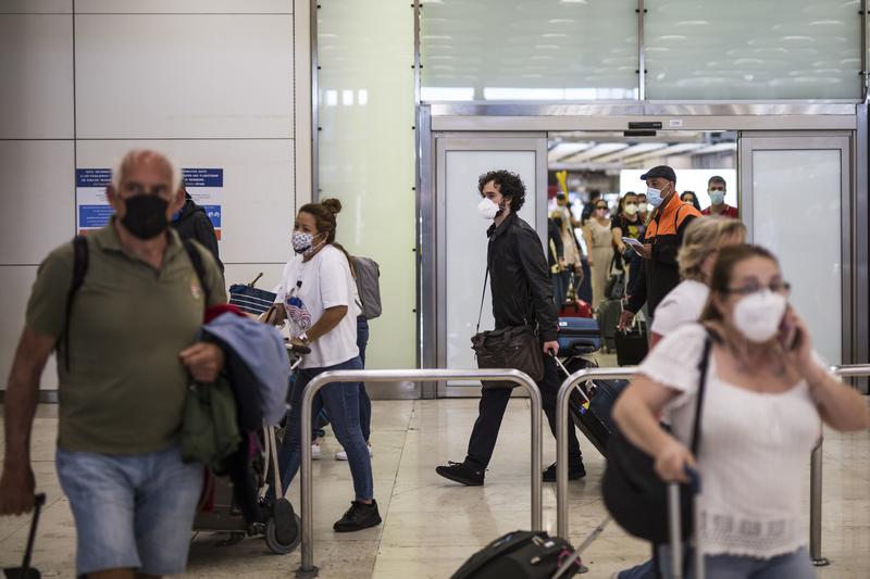 Turismo prevé 17 millones de turistas en verano, 55% menos que en 2019