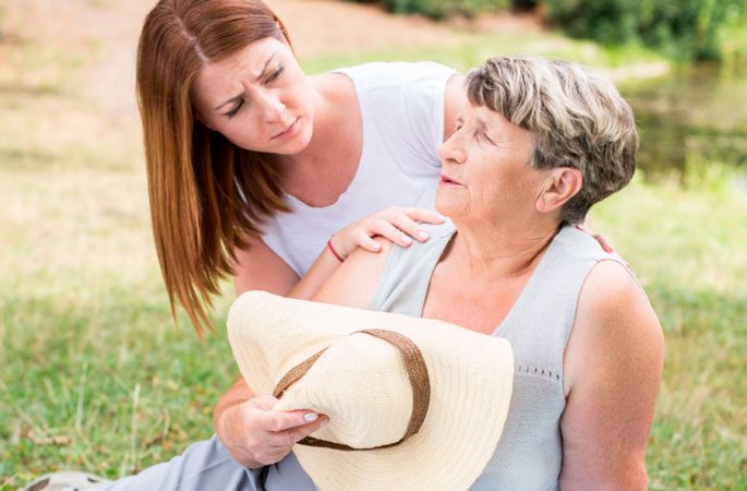 Cuidados para los mayores de edad en este verano