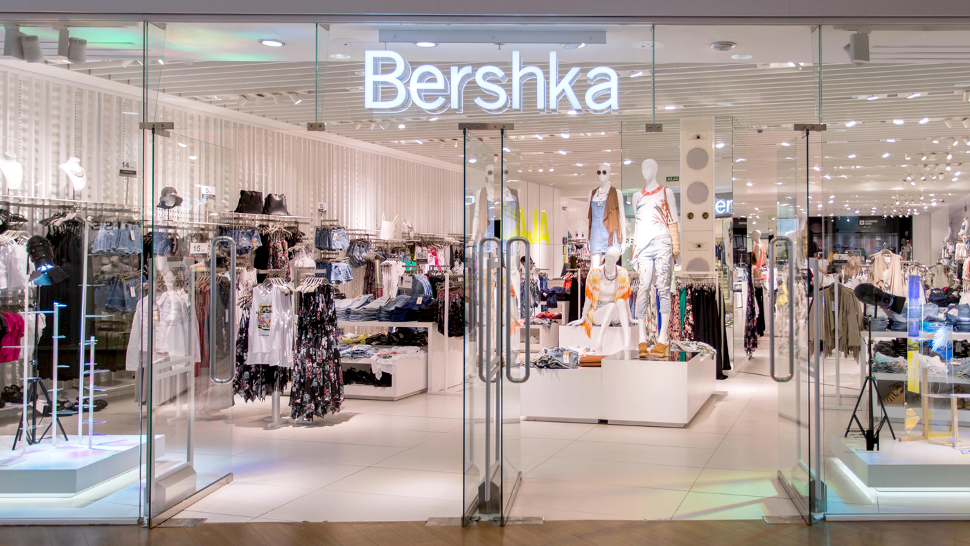 Pantalones de Bershka por 19,99 euros para las noches de verano